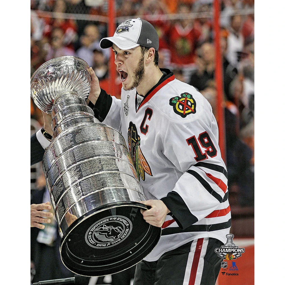 Jonathan Toews Chicago Blackhawks Unsigned Stanley Cup Champions Raising Photograph