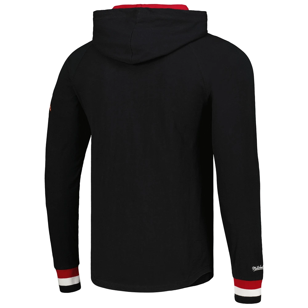 T-shirt à capuche noir manches longues Mitchell & Ness pour hommes des Blackhawks de Chicago Legendary Slub