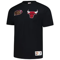Men's Mitchell & Ness Scottie Pippen Black Chicago Bulls Hardwood Classics NBA Legends T-Shirt