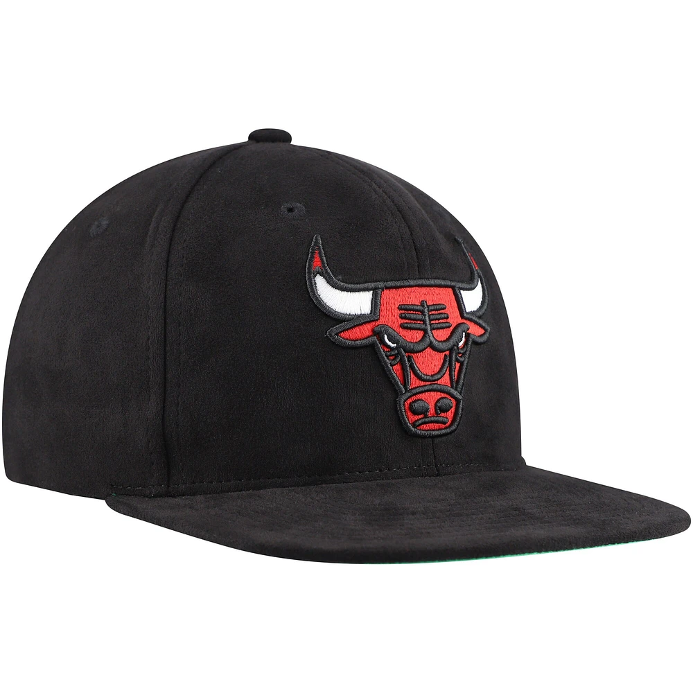 Men's Mitchell & Ness Black Chicago Bulls Sweet Suede Snapback Hat