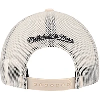 Men's Mitchell & Ness Cream Chicago Bulls Trucker Adjustable Hat