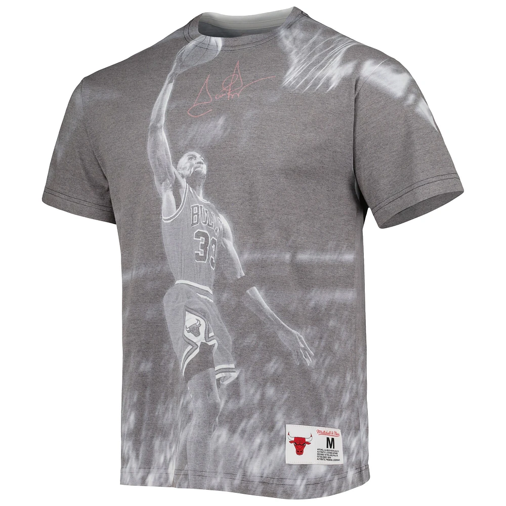 Men's Mitchell & Ness Scottie Pippen Heather Gray Chicago Bulls Above The Rim T-Shirt