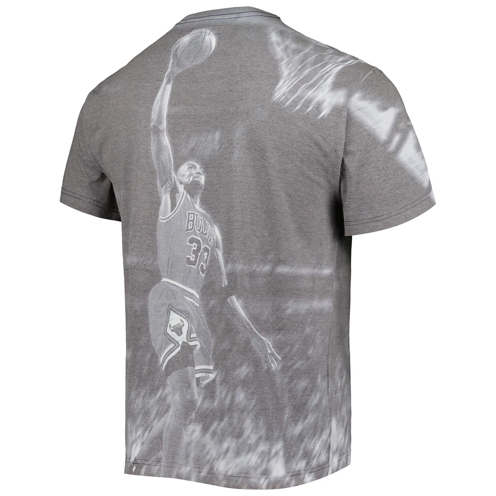 Men's Mitchell & Ness Scottie Pippen Heather Gray Chicago Bulls Above The Rim T-Shirt
