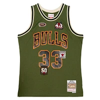 Men's Mitchell & Ness Scottie Pippen Olive Chicago Bulls 1997/98 Swingman - Jersey Flight Edition