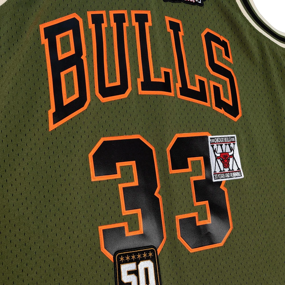 Men's Mitchell & Ness Scottie Pippen Olive Chicago Bulls 1997/98 Swingman - Jersey Flight Edition