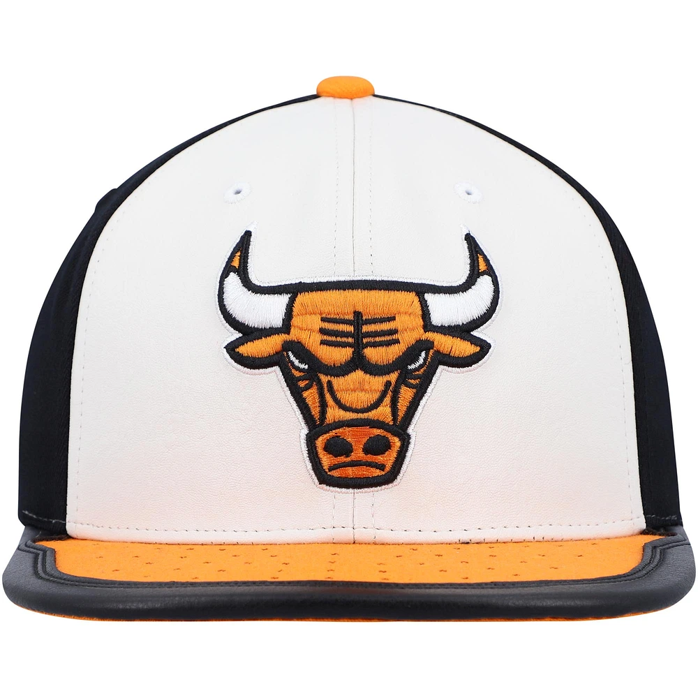 Men's Mitchell & Ness White/ Chicago Bulls Day One Snapback Hat