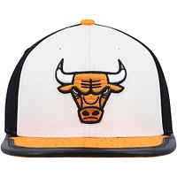 Men's Mitchell & Ness White/ Chicago Bulls Day One Snapback Hat