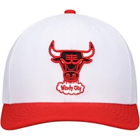 Men's Mitchell & Ness White/Red Chicago Bulls Hardwood Classics Core 2-Tone 2.0 Pro Snapback Hat