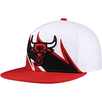 Men's Mitchell & Ness White/Red Chicago Bulls Waverunner Snapback Hat