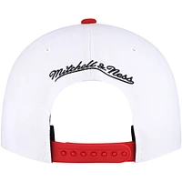 Men's Mitchell & Ness White/Red Chicago Bulls Waverunner Snapback Hat