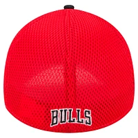 Men's New Era Black Chicago Bulls Active Tech Neo Flex 39THIRTY Hat