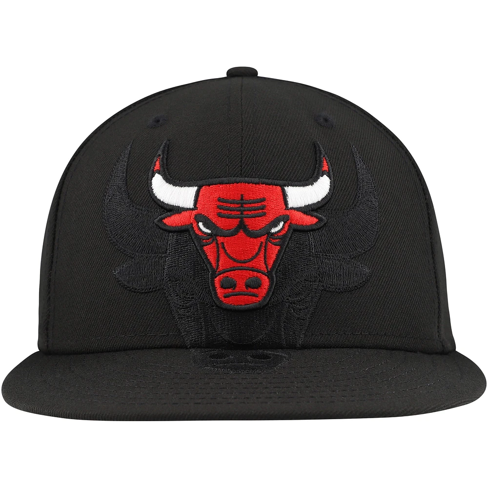Casquette ajustée 59FIFTY noire avec logo Blackout Shadow des Chicago Bulls New Era pour hommes