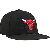 Casquette ajustée 59FIFTY noire avec logo Blackout Shadow des Chicago Bulls New Era pour hommes