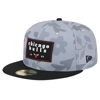 Casquette ajustée 59FIFTY bicolore gris Chicago Bulls Palm Fronds New Era pour hommes