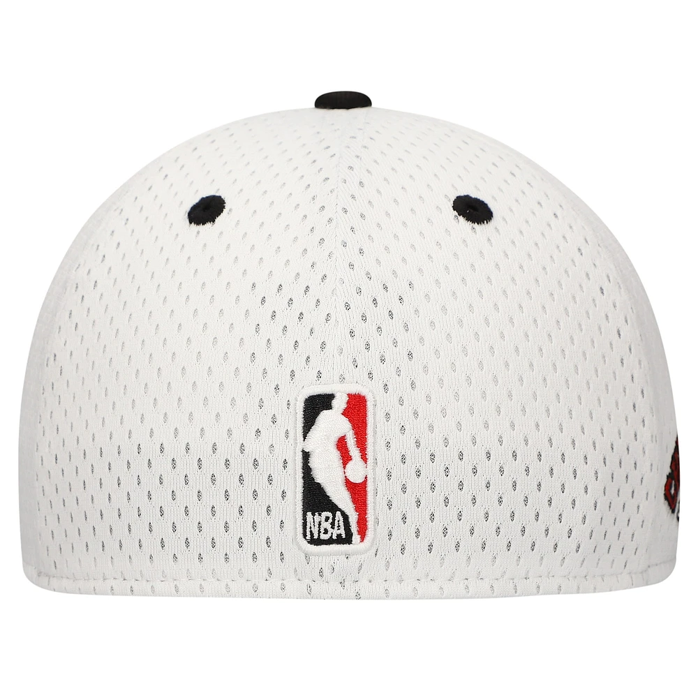 Men's New Era White/Black Chicago Bulls Throwback 2Tone 59FIFTY Fitted Hat