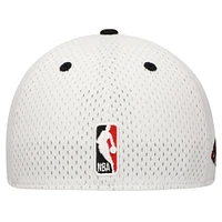 Men's New Era White/Black Chicago Bulls Throwback 2Tone 59FIFTY Fitted Hat