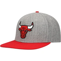 Men's Pro Standard Gray/Red Chicago Bulls Classic Logo Two-Tone Snapback Hat