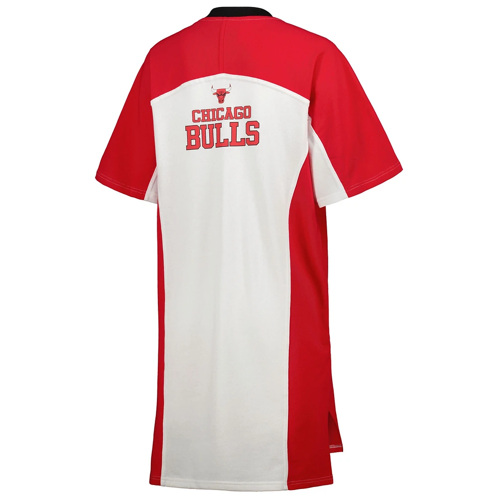 Women's G-III 4Her by Carl Banks White Chicago Bulls Free Throw T-Shirt Dress