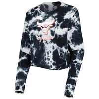 Women's New Era Black Chicago Bulls Tie Dye Cropped Long Sleeve T-Shirt
