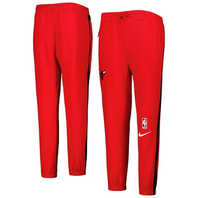 Pantalon de performance Nike Courtside Showtime des Chicago Bulls rouge pour jeune