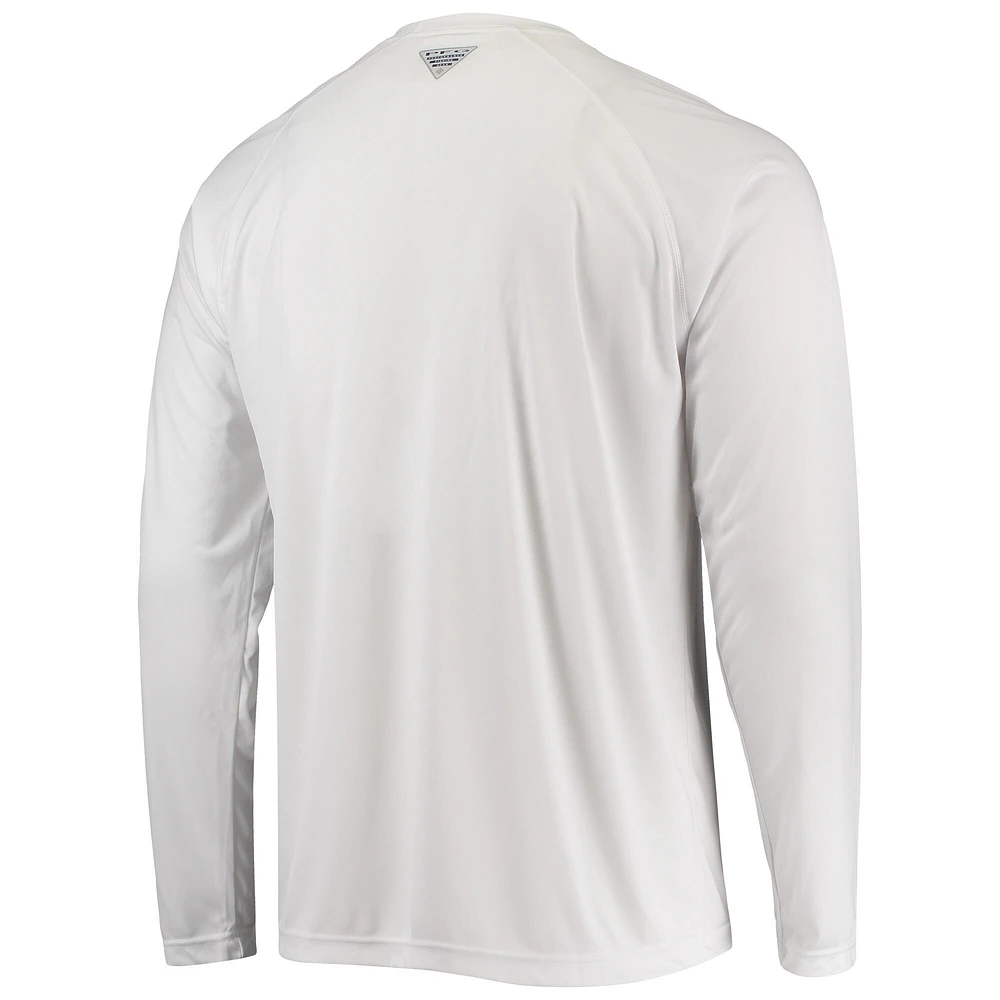 Men's Columbia White Chicago Cubs Americana Terminal Tackle Omni-Shade Long Sleeve Raglan T-Shirt