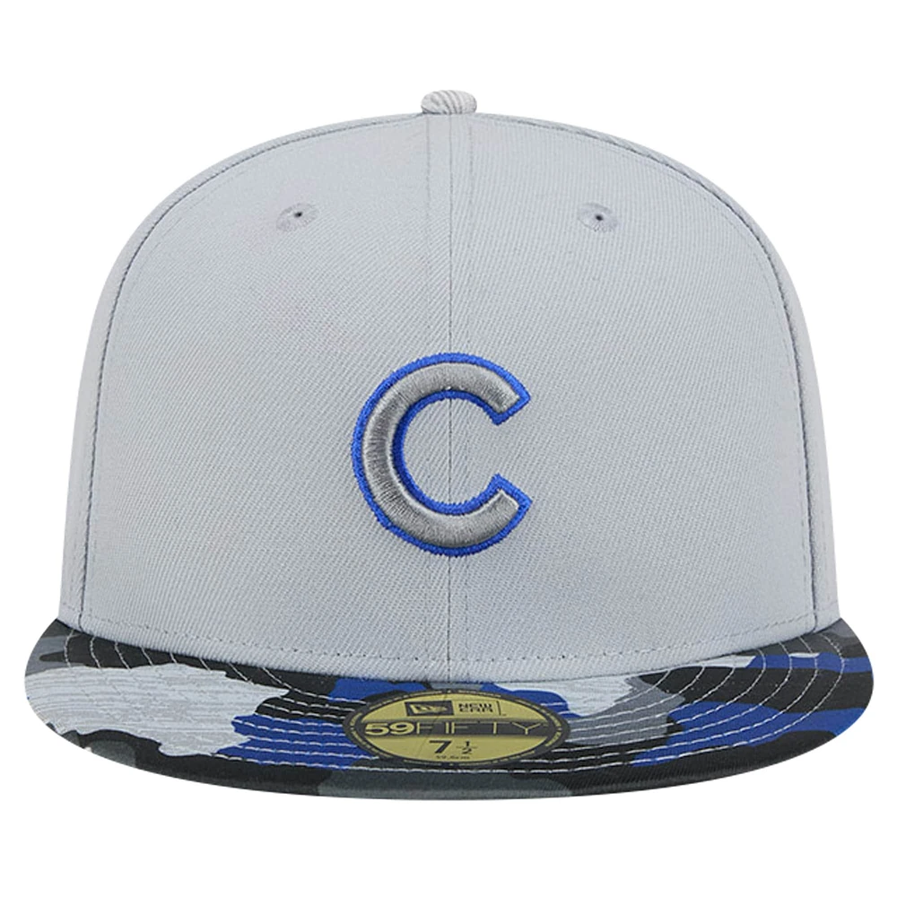 Casquette ajustée 59FIFTY Active Team Camo des Chicago Cubs New Era pour hommes, grise