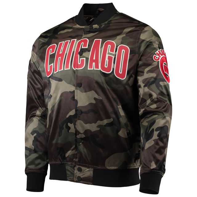Veste à boutons-pression intégrale en satin Chicago Cubs Pro Standard Camo pour homme