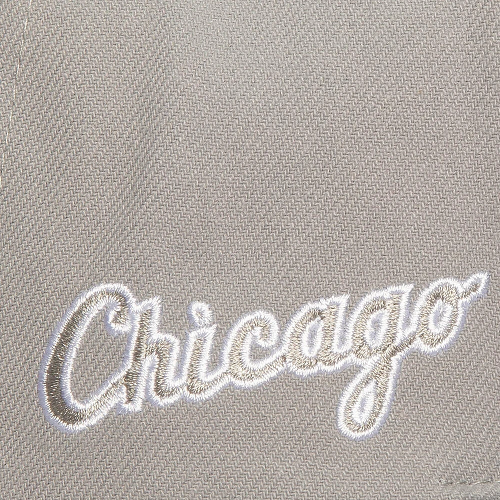 Men's Mitchell & Ness Gray Chicago White Sox Snapback Hat