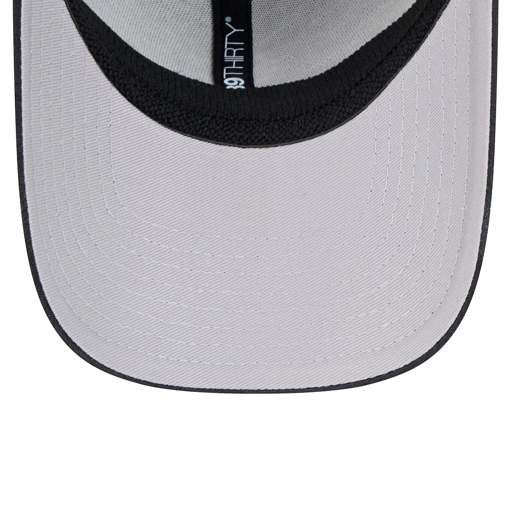 Men's New Era Black Chicago White Sox Tech 39THIRTY Flex Hat