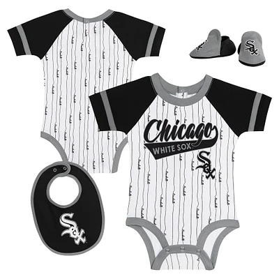 Ensemble body, bavoir et chaussons blancs pour nouveau-nés nourrissons des Chicago White Sox Base Hitter