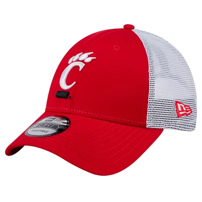Casquette ajustable rouge Cincinnati Bearcats Trucker 9FORTY de New Era pour homme