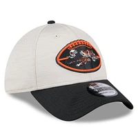 Men's New Era Stone/Black Cincinnati Bengals 2024 Sideline Historic 39THIRTY Flex Hat