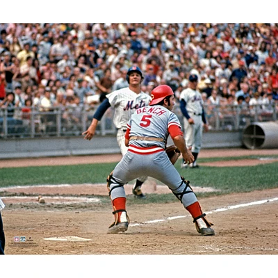 Johnny Bench Cincinnati Reds Unsigned Attempts to Make a Catch Photograph