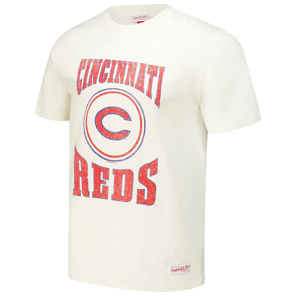 T-shirt à logo arqué Mitchell & Ness pour homme, couleur crème, avec des Reds de Cincinnati