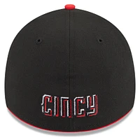 Men's New Era Black Cincinnati Reds 2023 City Connect 39THIRTY Flex Fit Hat
