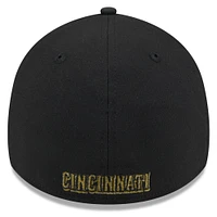 Men's New Era  Black Cincinnati Reds 2024 Armed Forces Day 39THIRTY Flex Hat