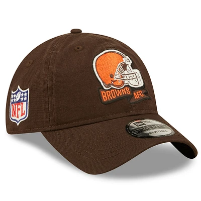 New Era Brown Cleveland Browns 2022 Sideline - 9TWENTY Team Color Casquette réglable pour homme