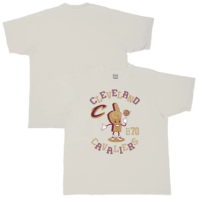 T-shirt surdimensionné numéro un des Cleveland Cavaliers pour homme Stadium Essentials crème