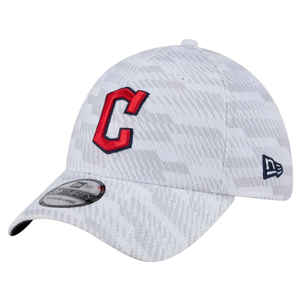 Casquette extensible New Era blanche Cleveland Guardians Graded 39THIRTY pour homme