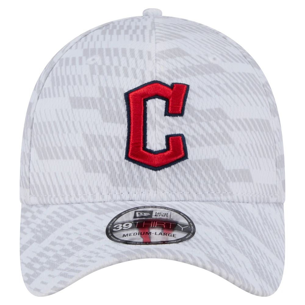 Casquette extensible New Era blanche Cleveland Guardians Graded 39THIRTY pour homme