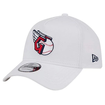 Casquette ajustable 9FORTY Cleveland Guardians TC A-Frame New Era blanche pour hommes