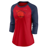 T-shirt Nike Cleveland Guardians Next Up Tri-Blend Raglan à manches 3/4 pour femme Rouge/bleu marine