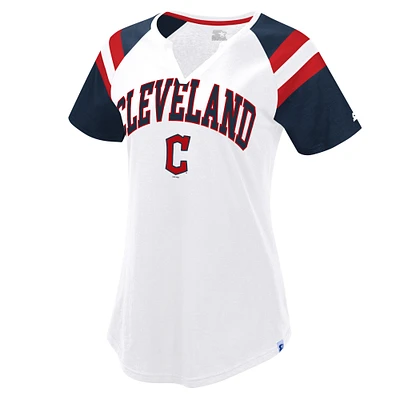 T-shirt raglan blanc/bleu marine pour femme Cleveland Guardians Game On Notch Neck