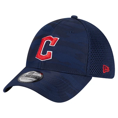Casquette 39THIRTY Flex camouflage bleu marine Cleveland Guardians de New Era pour jeune
