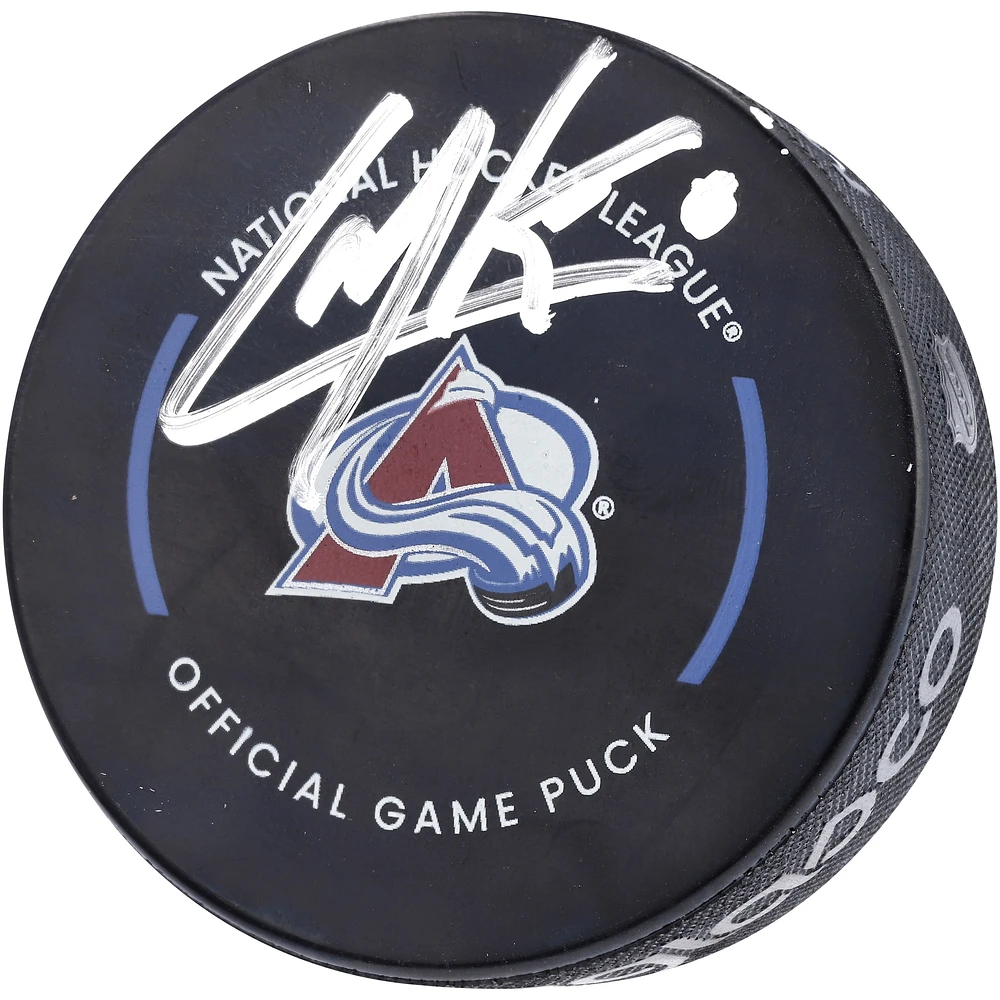 Rondelle de jeu officielle Inglasco 2022-23 autographiée par Cale Makar Colorado Avalanche