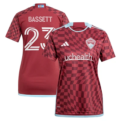 Maillot de joueur réplique adidas Cole Bassett bordeaux Colorado Rapids 2024 One Flag Kit pour femme