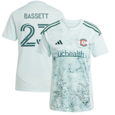 Maillot réplique de joueur adidas Cole Bassett vert Colorado Rapids 2025 Headwaters pour femme