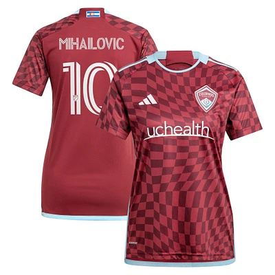 Maillot de joueur réplique adidas Djordje Mihailovic bordeaux Colorado Rapids 2024 One Flag Kit pour femme