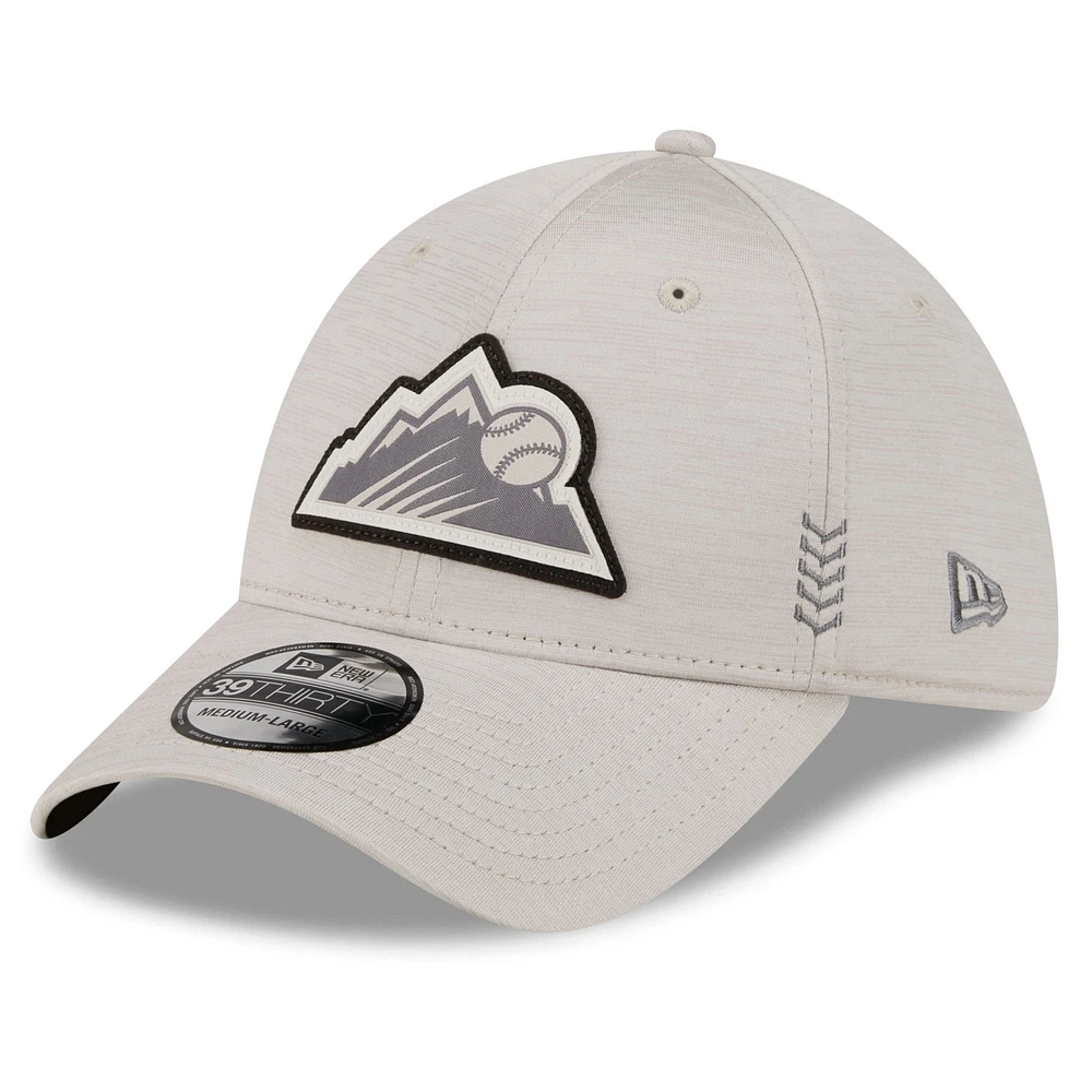 Casquette flexible New Era Colorado Rockies 2024 Clubhouse 39THIRTY pour hommes