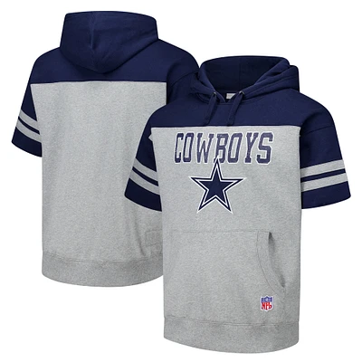 Sweat à capuche manches courtes avec logo vintage Dallas Cowboys Off Field pour homme Mitchell & Ness gris